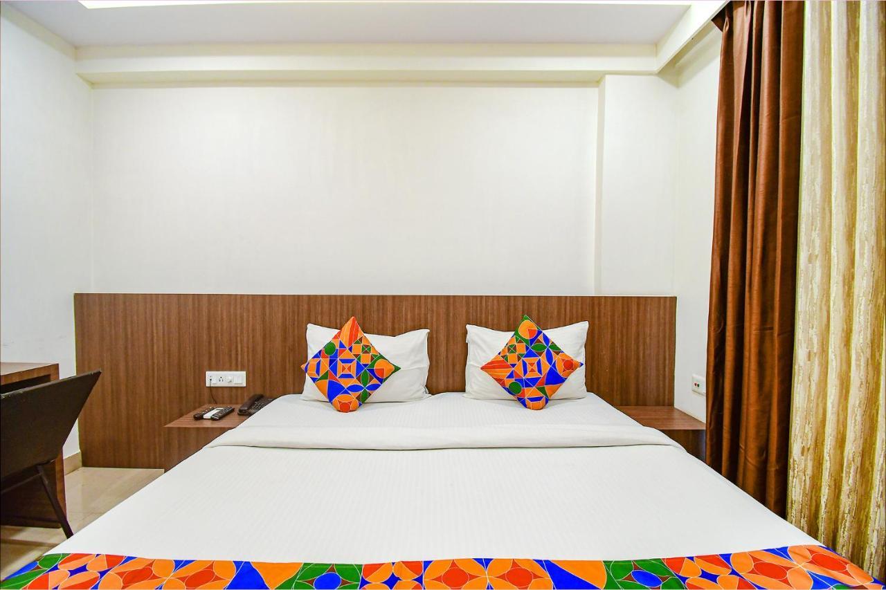 Fabhotel Kzar Select - 2Km From Park Street Kalkuta Zewnętrze zdjęcie